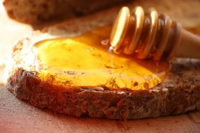 Najczęściej zadawane pytania o prawdziwy miód