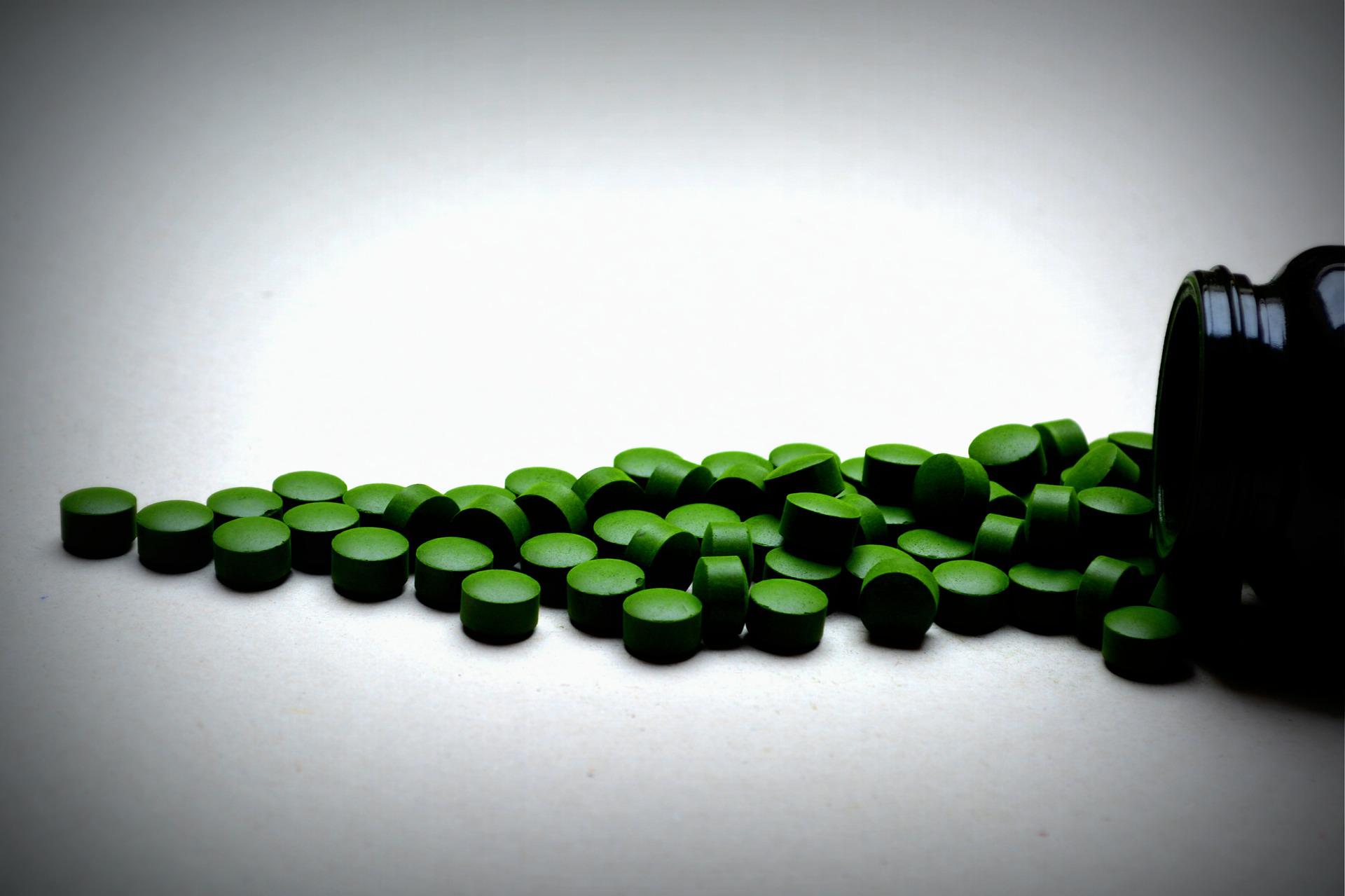 chlorella w tabletkach